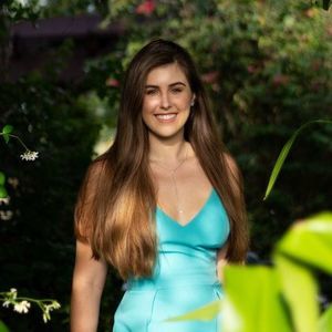 Meet your Posher, Monica